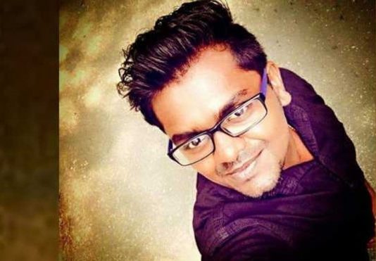 வறுமையிலும் பூ விற்று படிக்க வைத்த தந்தை : காதல் தோல்வியால் தற்கொலை செய்துகொண்ட மகன்!!