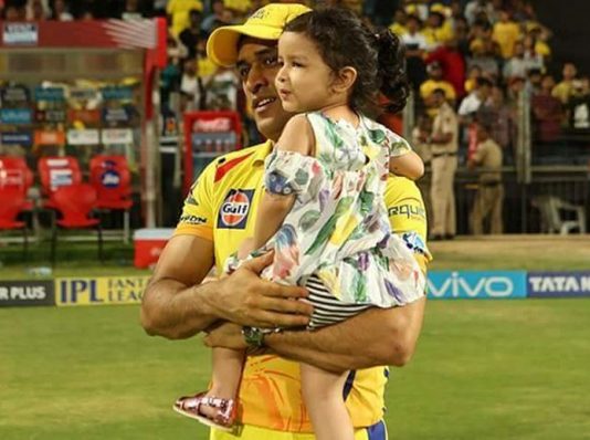 என்னை பார்த்தாலே என் மகள் பயந்து பின்வாங்குவாள்: வேதனையாக இருக்கும் என கூறிய டோனி!!