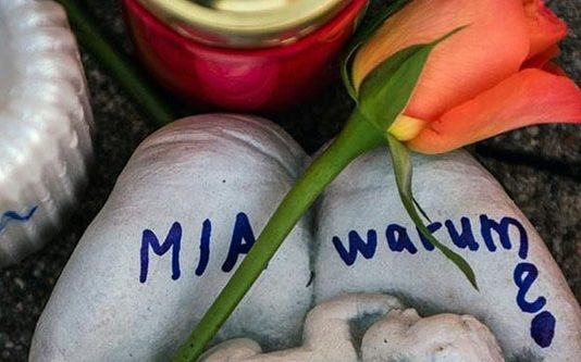 காதலி மீது கொண்ட பொறாமையால் 8 முறை குத்தி கொலை: அகதி இளைஞரின் வெறிச்செயல்!!