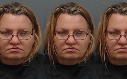 பாலியல் தொழிலுக்கு 8 வயது மகளை 100 டொலருக்கு விற்பனை செய்த தாய்!!