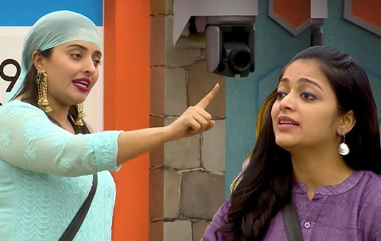 பிக்பாஸ் வீட்டில் ஓவியாவும் இவர் தான்…காயத்ரியும் இவர் தான்! யார் தெரியுமா?