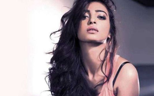 ஆபாச படம் நடித்ததற்கு இது தான் காரணம், கபாலி நாயகி அதிர்ச்சி பேட்டி!!