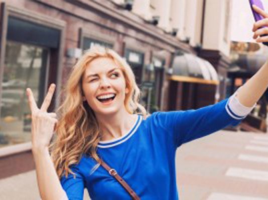 செல்ஃபி பிரியர்களே கவனம்: இனி இதை செய்தால் அபராதமாம்!