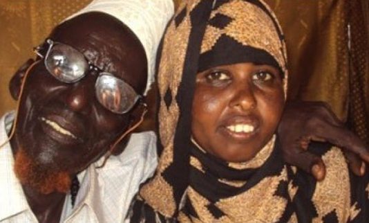 17 வயது பெண்ணை திருமணம் செய்த 112 வயது தாத்தா!!