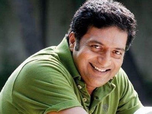 ரஜினி, ஜக்கி வாசுதேவின் மானத்தை வாங்கிய பிரகாஷ்ராஜ்