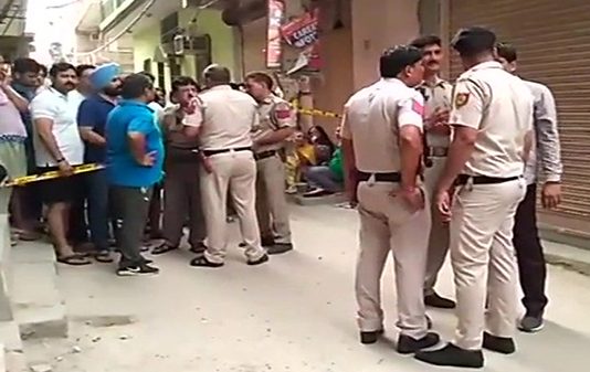 ஒரே குடும்பத்தை சேர்ந்த 11 பேர் சடலமாக மீட்பு ; டெல்லியில் பயங்கரம்.!