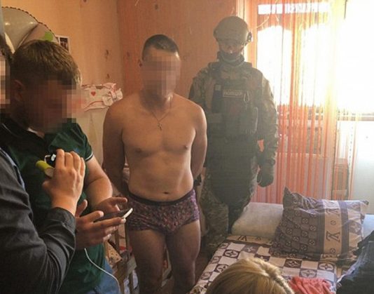 8 மாத பெண் குழந்தையை தந்தை செய்த அதிர்ச்சி செயல்! ஆபாச இணையதளங்களில் புகைப்படங்களை விற்றது அம்பலம்