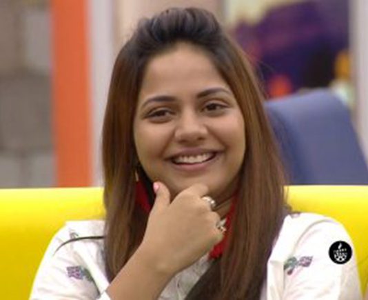 நான் பக்குவமான பொண்ணு தான்..எனக்கு பிடித்திருக்கிறது: கட்டிலில் படுத்து கதறிய பிக்பாஸ் ஐஸ்வர்யா!