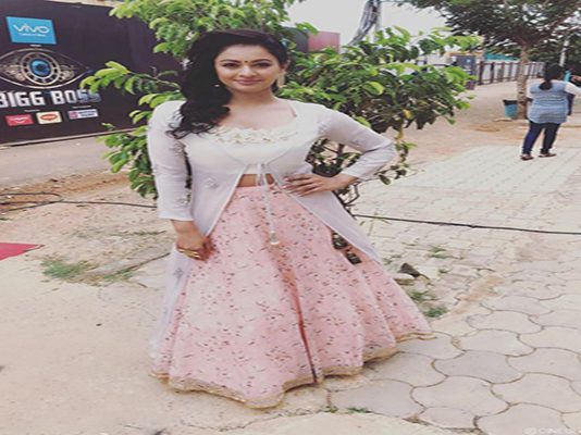 இந்த வார பிக்பாஸ் நிகழ்ச்சியில் நுழைய போகும் பிரபல நடிகை!