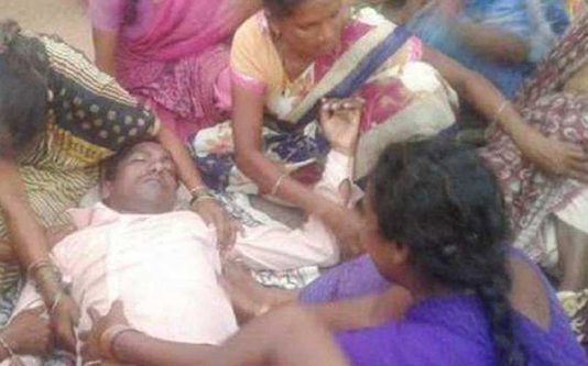 மனைவி செருப்பால் அடித்ததால் கணவன் எடுத்த அதிர்ச்சி முடிவு!!