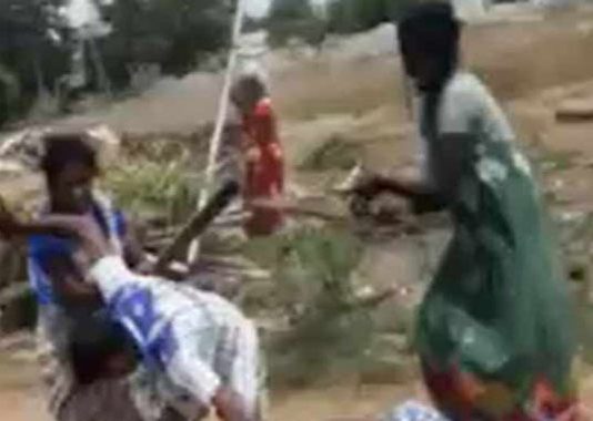 மனைவி கண்முன்னே கணவரின் மர்ம உறுப்பை தாக்கி கொன்ற பெண் : திடுக்கிடும் பின்னணி!!