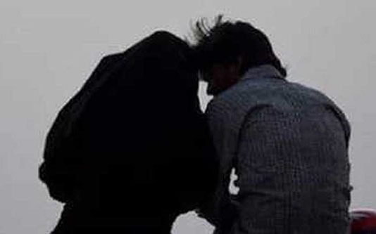 திருமணமான பெண்ணை காதலித்த இளைஞன் : அவமானம் தாங்காமல் எடுத்த சோக முடிவு!!