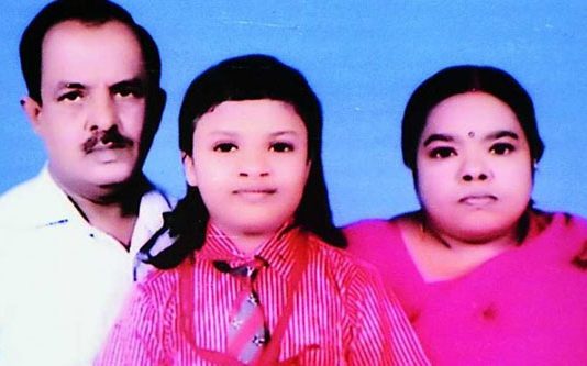 நள்ளிரவில் மனைவிக்கு நேர்ந்த கொடுமை : தன் உயிரை கொடுத்து மனைவியை காப்பாற்றிய கணவன்!!