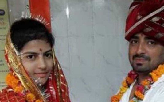 என் கூட வர மாட்டியா : அழகிய மகளிடம் தந்தை செய்த திடுக்கிடும் செயல்!!