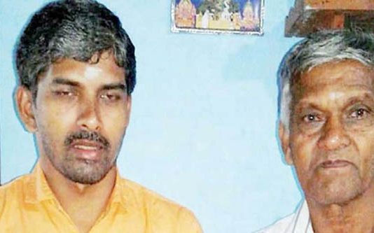 அனாதையாக திரிந்த மகனை 9 ஆண்டுகளுக்கு பிறகு மீட்டு இலங்கைக்கு அழைத்துச் சென்ற தந்தை!!