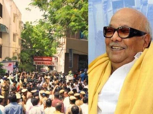 திடீரென நின்றுபோன கருணாநிதியின் இதயத்துடிப்பு: காலை தொட்டு கும்பிட்ட குடும்பத்தினர்