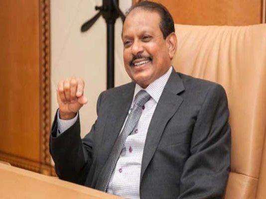 வெள்ளத்தில் மிதக்கும் தாய் மண்ணிற்கு கோடிக்கணக்கில் பணத்தை வாரிய வழங்கிய வள்ளல்! யார் அவர் தெரியுமா?