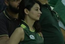 இளைஞர்களின் இதயத்தை நொறுக்கிய இளம்பெண் : இளைஞர்களின் கோரிக்கை என்ன தெரியுமா?