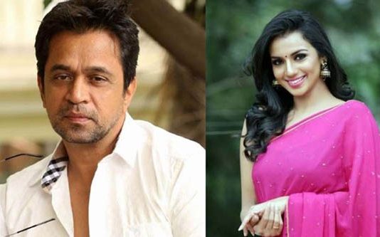 எதுவும் சொல்லாமல் கட்டிப்பிடித்தார் : நடிகர் அர்ஜுன் புகழுக்கு களங்கம் ஏற்பட்டுவிட்டது : நடிகை மீது மாமனார் புகார்!!