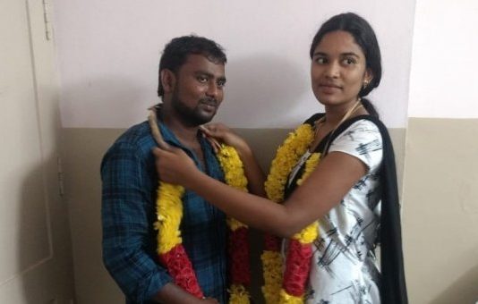 அப்பாவுக்கு வாட்ஸ் அப்பில் வந்த புகைப்படம் : காதலி கண்முன்னே காதலனுக்கு சரமாரி அரிவாள் வெட்டு!!