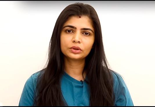 மூடிட்டு போ.. டுவிட்டரில் கொந்தளித்த சின்மயி!!