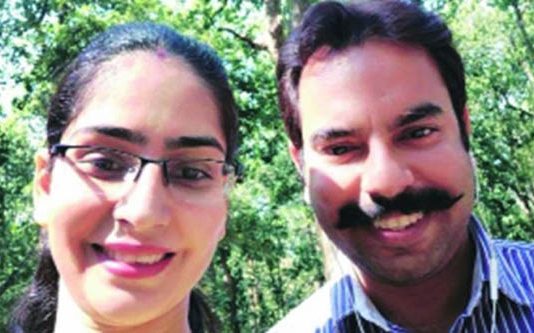 விரதம் இருந்த காதல் மனைவியை 8வது மாடியிலிருந்து தள்ளிவிட்ட கணவன் : அதிர்ச்சி செயல்!!