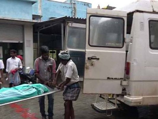 அண்ணனை கொன்ற 17 வயது சிறுவனை பழிக்குப்பழியாக வெட்டிகொலை செய்த தம்பி!!