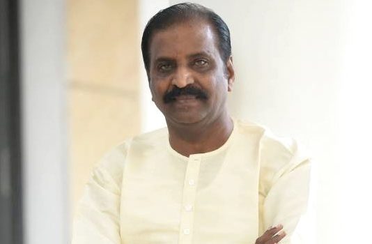 அங்கங்களை வர்ணித்த வைரமுத்து : இளம்பெண் வெளியிட்ட பரபரப்பான ஆடியோ!!