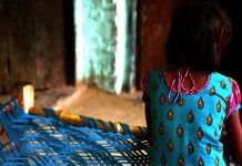 15 வயது தங்கையை சீரழித்த 19 வயது அண்ணன் : புகார் செய்த தந்தை!!