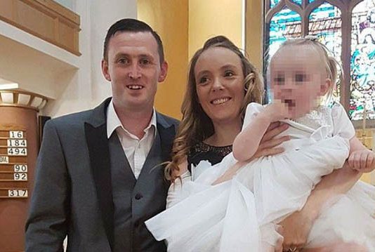 தனது திருமணத்திற்காகவும் அடக்கம் செய்யும் செலவிற்காகவும் ஒரே நேரத்தில் பணம் சேகரிக்கும் பெண்!!