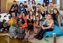 42 வயதில் 21 குழந்தைகளை பெற்றெடுத்து ஆச்சர்யபட வைத்த பெண்!!