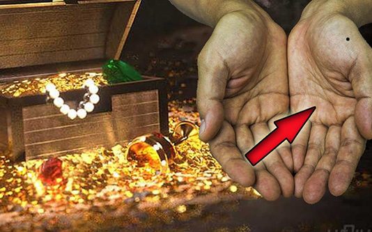 உங்க கையில் இந்த ரேகை இருக்கா? அப்போ நீங்கள் செல்லும் இடமெல்லாம் செல்வம் உங்களுக்காக காத்திருக்காம்!!