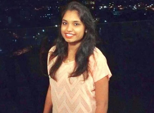 அவமானம் தாங்காமல் தற்கொலை செய்துகொண்ட பெண் மருத்துவர் : கண்ணீருடன் தாய் கூறிய காரணம்!!