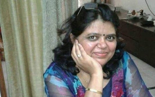 கோடீஸ்வர தொழிலதிபர் என்று கூறிய நபருடன் நட்பான விமானியின் மனைவி : அதன்பின்னர் நடந்த அதிர்ச்சி சம்பவம்!!