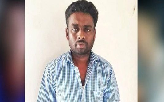 கோவில் பிரசாதம் கொடுத்து பெண்களை ஏமாற்றி நபர் செய்த செயல்.. விசாரணையில் வெளியான திடுக்கிடும் தகவல்!!