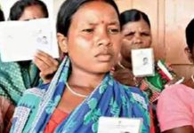 உயிரிழந்த கணவன்.. தான் விதவையானது கூட தெரியாமல் இளம்பெண் மேற்கொண்ட செயல் : மனதை உருக்கும் சம்பவம்!!
