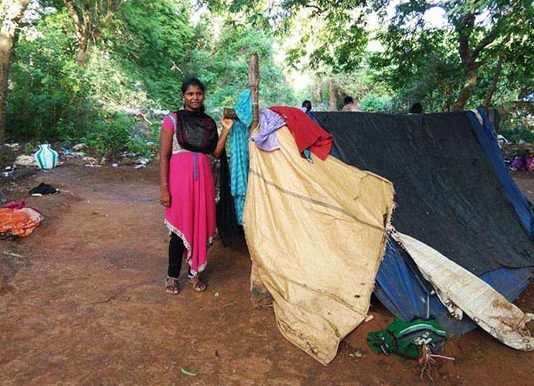 சாதிக்கத் துடிக்கும் மாணவியின் பரிதாப நிலை!!