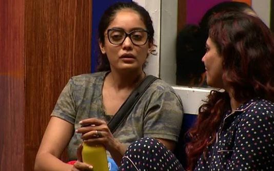 பிக்பாஸ் வீட்டில் வளர்ந்தது புதிய காதல்… கவீனைப் பற்றி ஷெரீனிடம் கூறிய அபிராமி!!