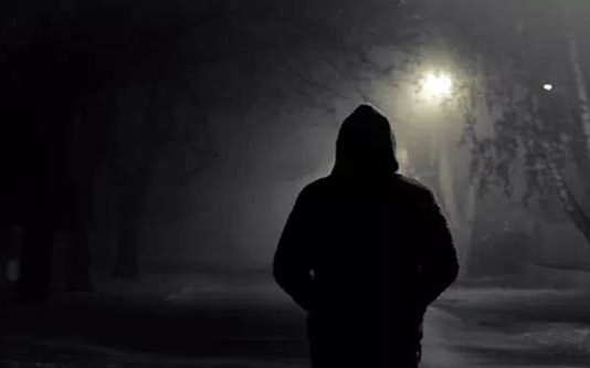 சென்னையை மிரட்டும் சைக்கோ : ஆண்களின் பிறப்புறுப்பை அறுத்து கொடூரம்!!