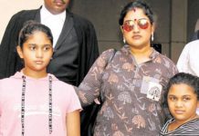 என் மகளை நடிகை வனிதா விஜயகுமார் கடத்தி சென்றுவிட்டார் : கதறும் கணவன்!!