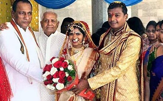 அனாதையாக நின்ற இளம் பெண்ணுக்கு திருமணம் செய்து வைத்த கோடீஸ்வர தம்பதி : குவியும் பாராட்டுக்கள்!!