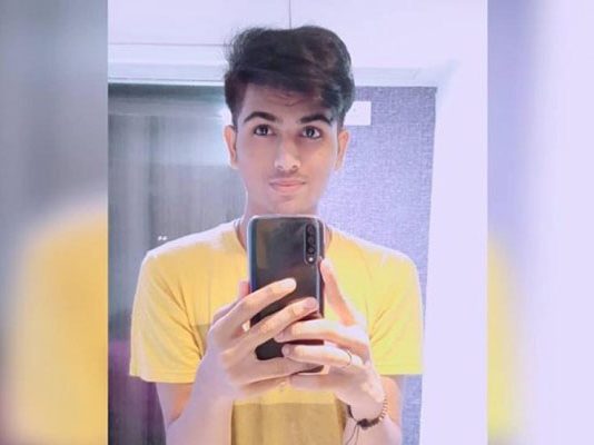 மக்கள் இதை ஏற்றுக்கொள்வதில்லை : விபரீத முடிவெடுத்த இளைஞரின் நெஞ்சை உருக்கும் காரணம்!!