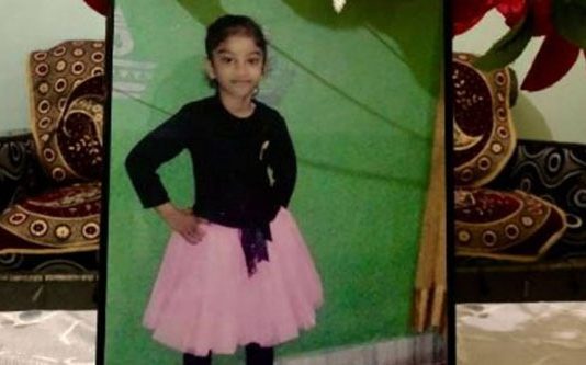 தந்தையை தேடி சென்ற இந்திய சிறுமி : அமெரிக்கா – மெக்சிகோ எல்லையில் சட லமாக மீட்பு!!