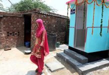 கழிப்பறை அருகில் சென்ற கல்லூரி மாணவிக்கு நேர்ந்த கதி!!