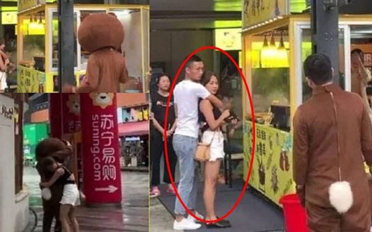 மாறுவேடத்தில் காதலிக்கு இன்ப அதிர்ச்சி கொடுக்க கடல் கடந்து சென்ற காதலன் : ஆனால் அங்கு கண்ட காட்சி!!