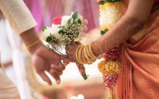 அக்கா மகள் கிடைக்காத விரக்தி : திருமண மேடையை சோகமாக்கிய தாய்மாமன்!!