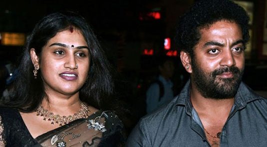 விளம்பரத்திற்காக வனிதா போட்ட திருமண நாடகம் : ராபர்ட் வெளியிட்ட ரகசியம்!!