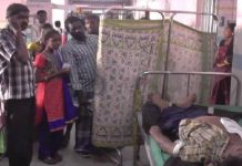 பாடம் நடத்தி கொண்டிருக்கும்போது ம யங்கி ச ரிந்த ஆசிரியர் : அ திர்ந்து போன மாணவர்கள்!!