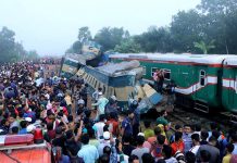 இரண்டு ரயில்கள் நேருக்கு நேர் மோதி விபத்து : சிசிடிவி காட்சி வெளியானது!!