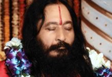 சமாதியில் இருந்து திரும்புவார் : 6 ஆண்டுகளாக சாமியாரின் உடலை பாதுகாக்கும் பக்தர்கள்!!